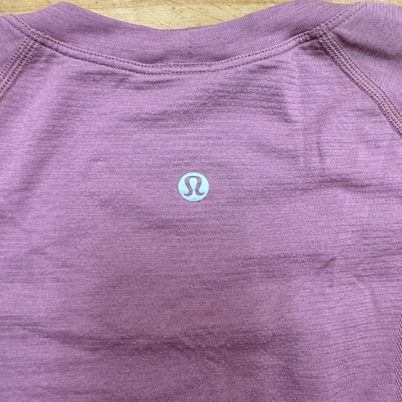 Bundle of Two Swiftly Tech Lululemon Shirts Hip Length - Picture 8 of 9